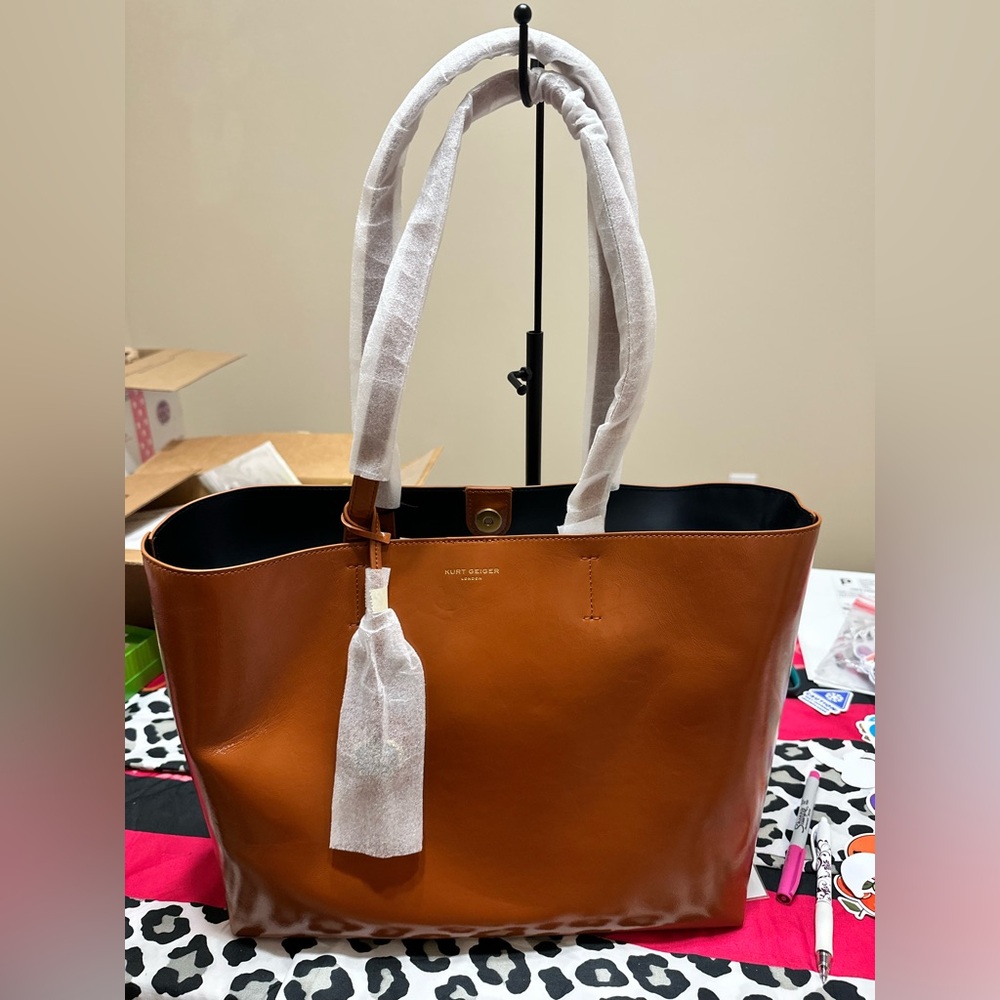 KURT GEIGER LONDON NWT
Chelsea Large Leather Shopper Bag with Removable Pouch - Picture 2 of 5